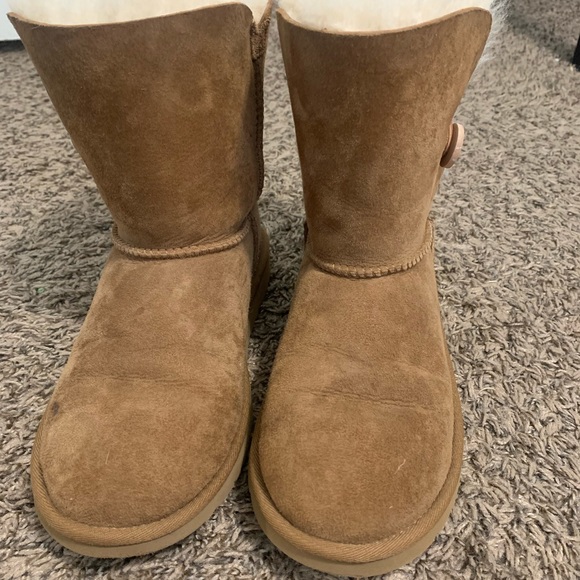 Women’s UGG Boots—price is negotiable! - Picture 5 of 7